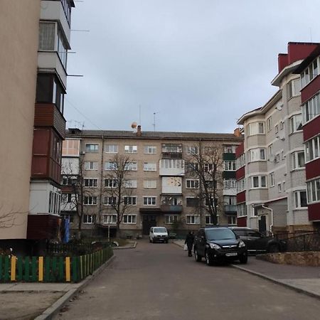 2-Х Комнатная Квартира Korosten Exteriör bild