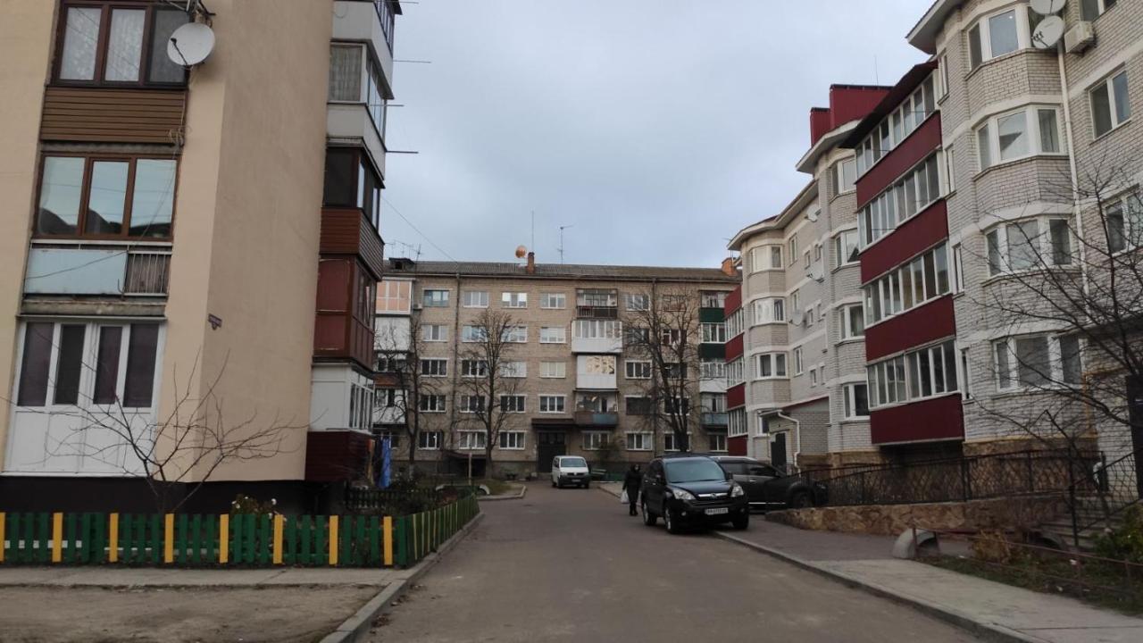 2-Х Комнатная Квартира Korosten Exteriör bild