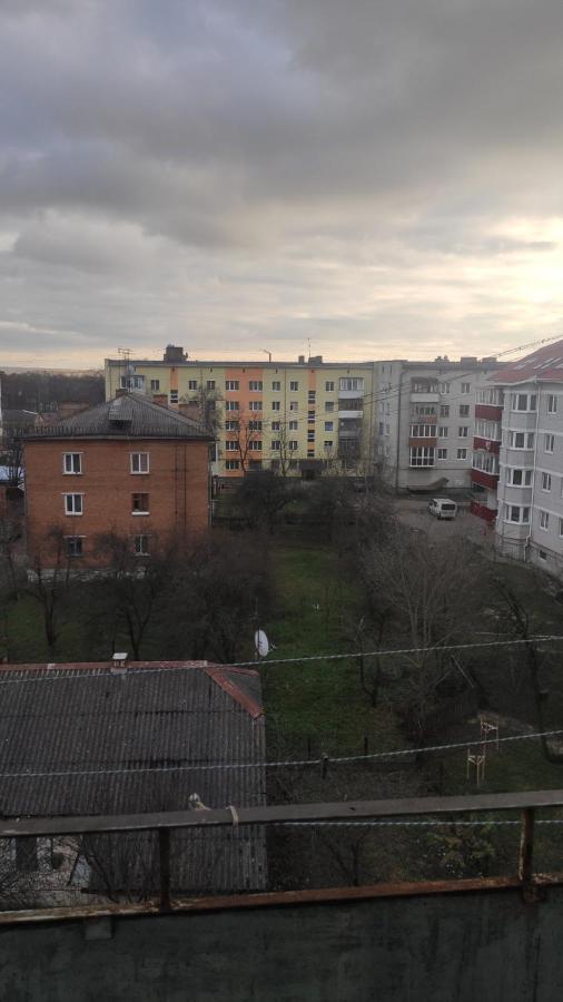2-Х Комнатная Квартира Korosten Exteriör bild